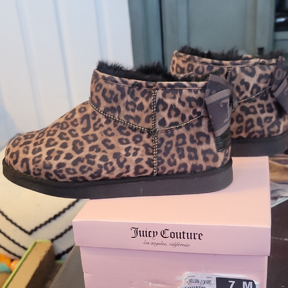 Juicy Couture Tan and Black Leopard Ankle Boots Brand New In Box - Picture 2 of 5